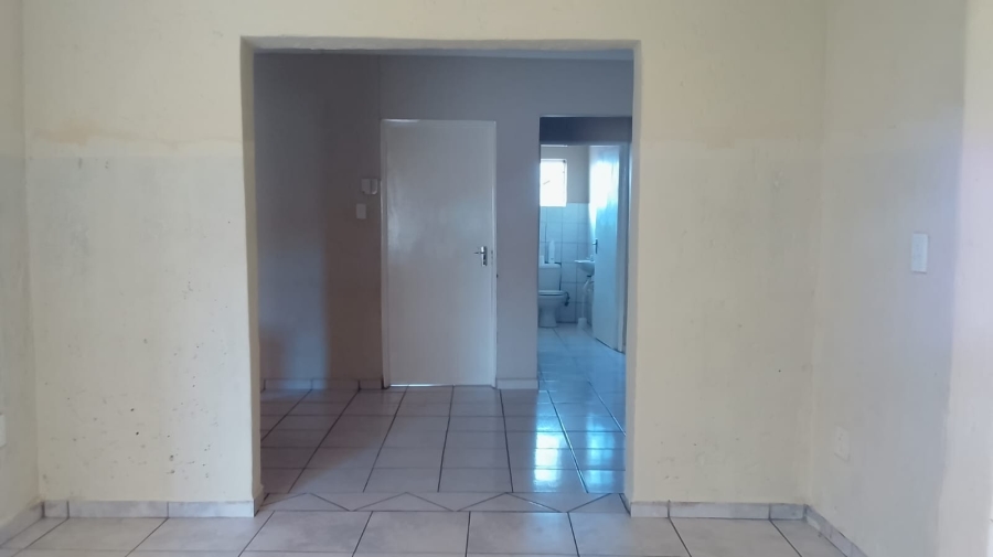 To Let 4 Bedroom Property for Rent in Geelhoutpark North West